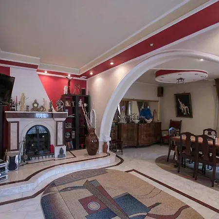 Zeno Villa *